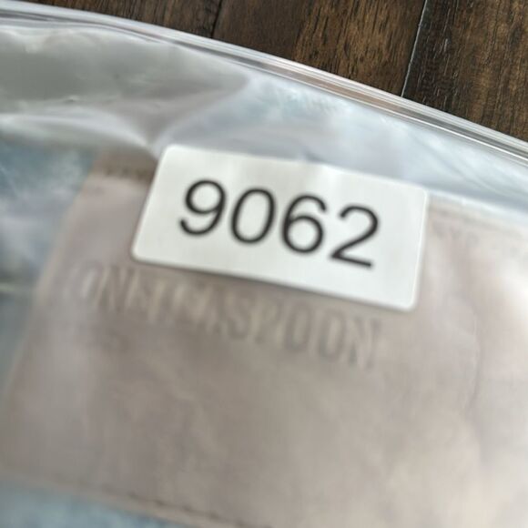 NWT One Teaspoon Women’s 1982s Mid Waist Ripped Berlin Blue Denim Jeans.Size 33 - Picture 16 of 16
